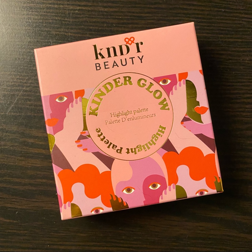 NWT Kinder Glow Highlight Palette Highlighter 4 Shades - Picture 6 of 10
